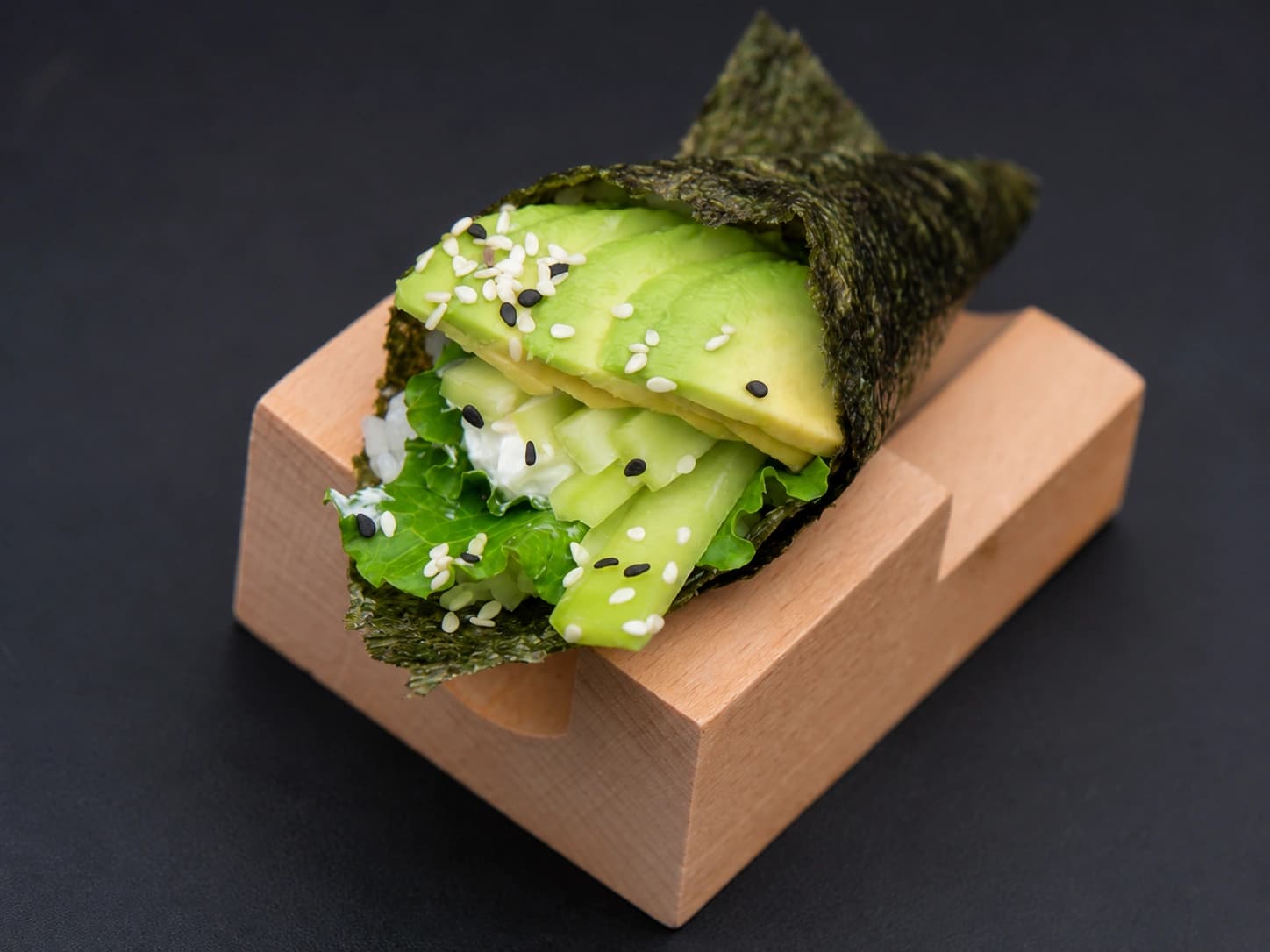 Temaki de legumes e abacate