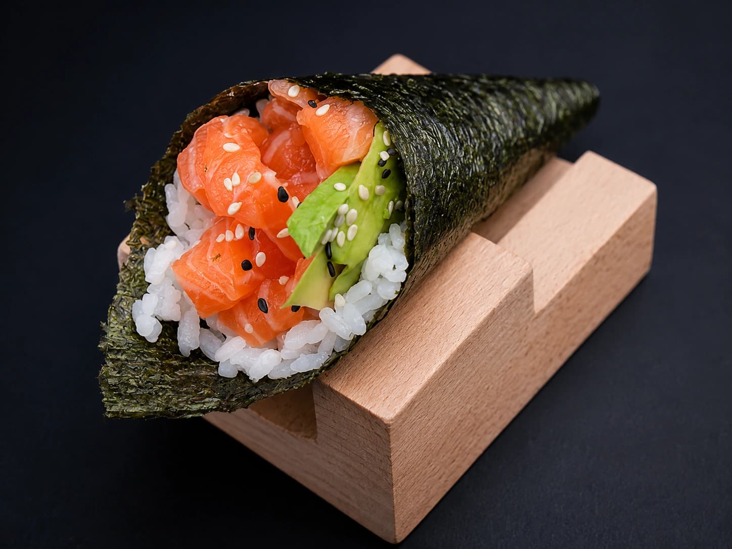 Temaki de salmão e abacate