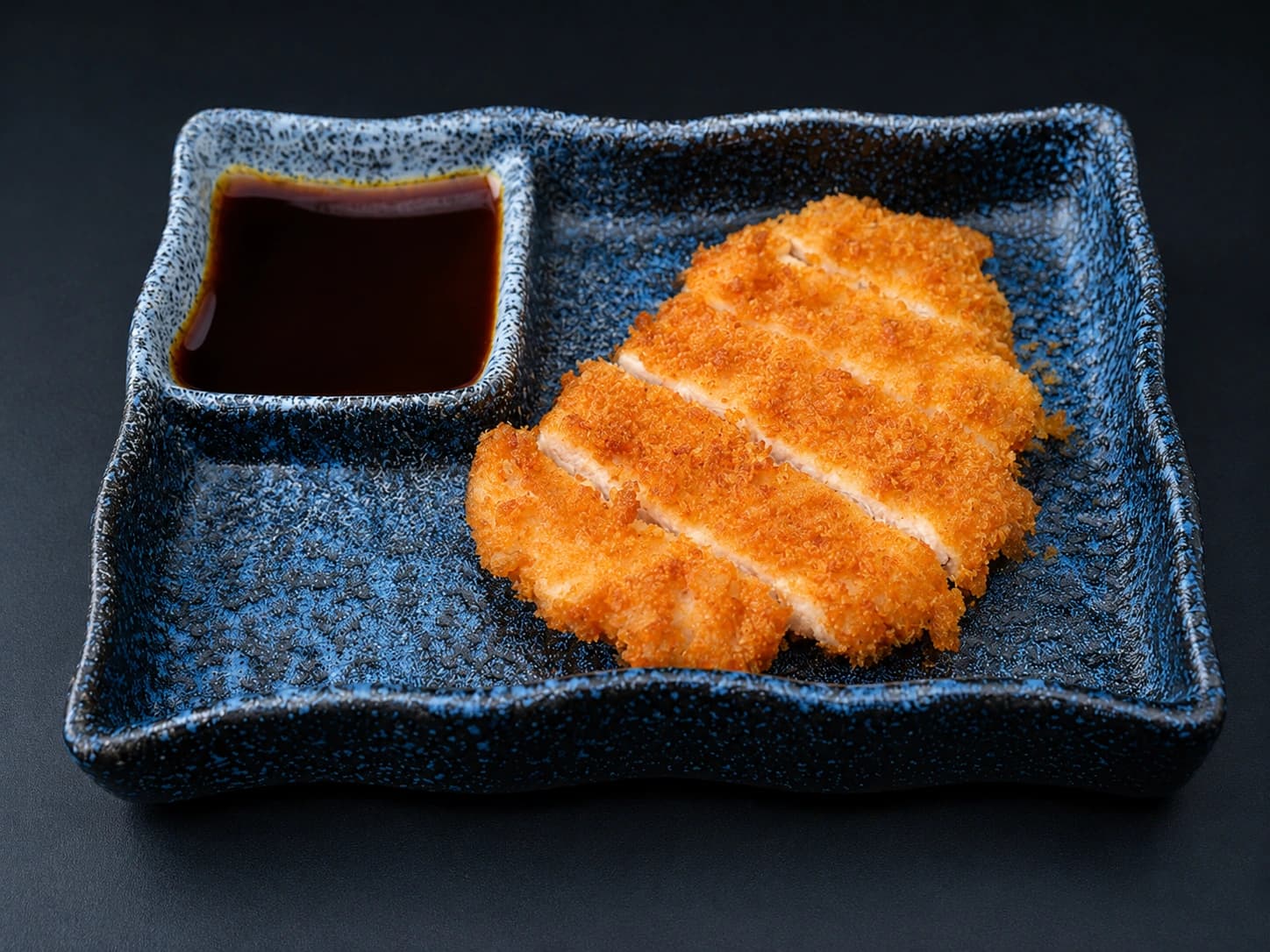 Tonkatsu crocante com molho